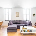 アパート Guestready - Elegant Retreat Near The Eiffel Tower パリ